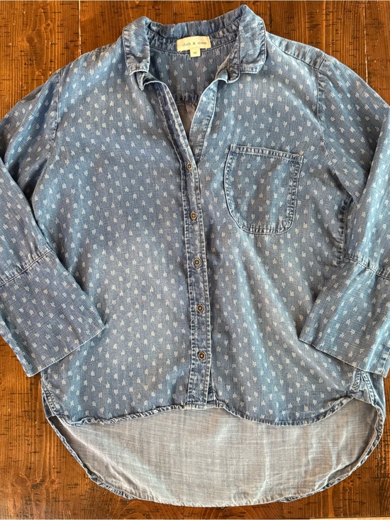 cloth & stone Tops - Cloth & Stone Denim Distressed Button Down with White Pattern Sz Medium EUC